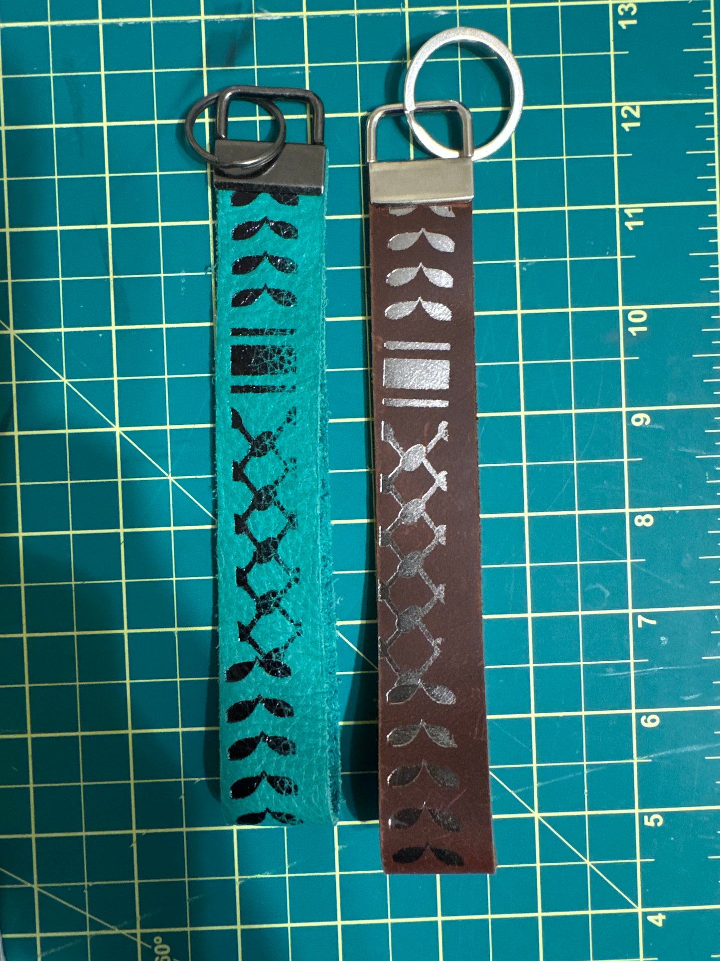 Keffiyeh Leather Keychain