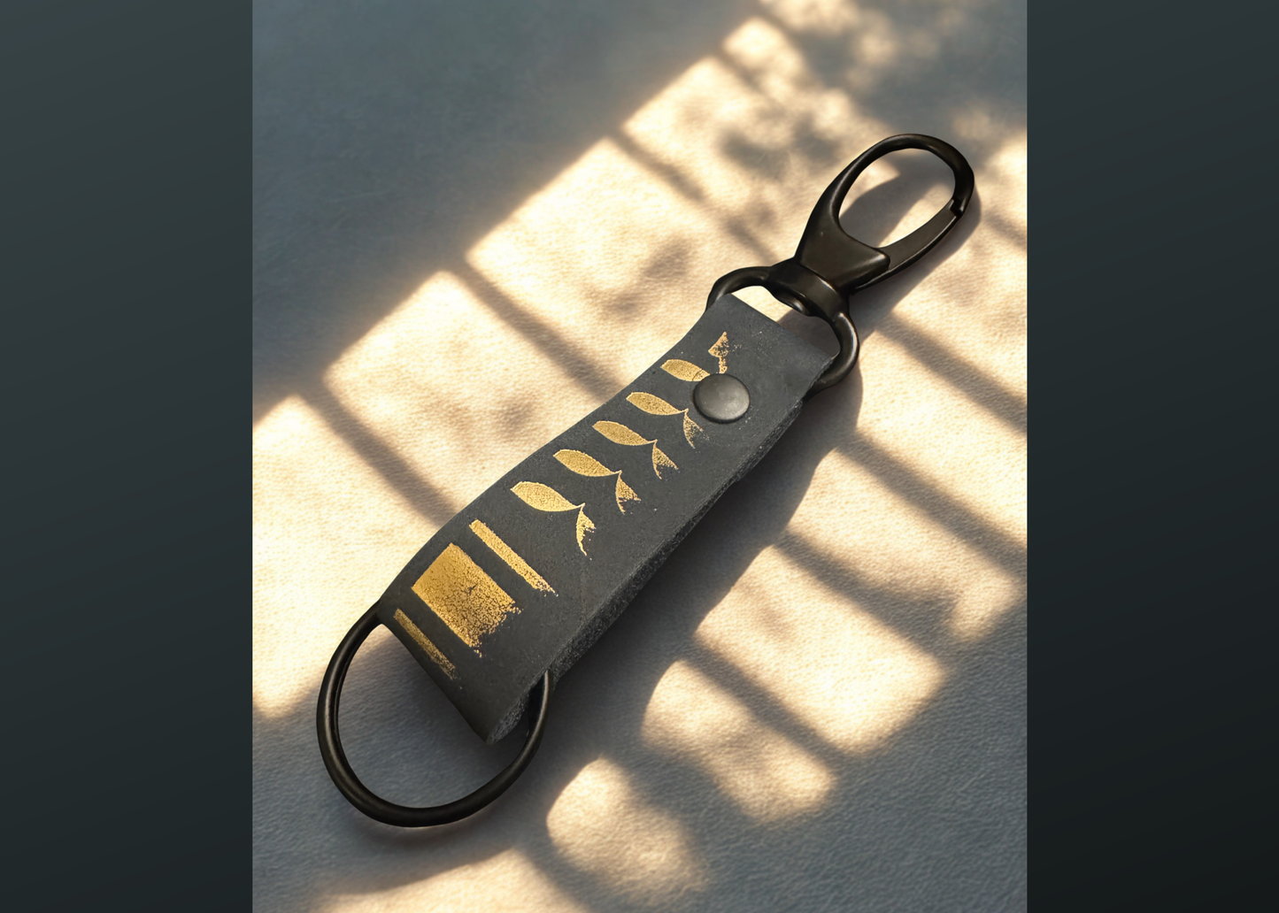 Keffiyeh Swivel Clip Leather Keychain